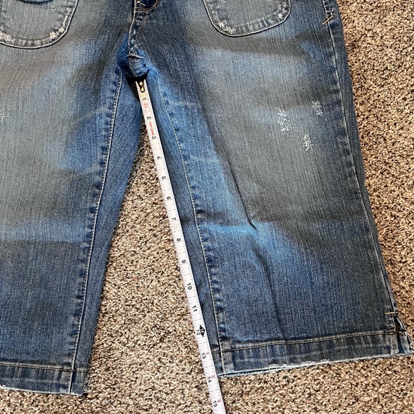 Cropped Aeropostale Jeans, Size 11/12 - Picture 2 of 3